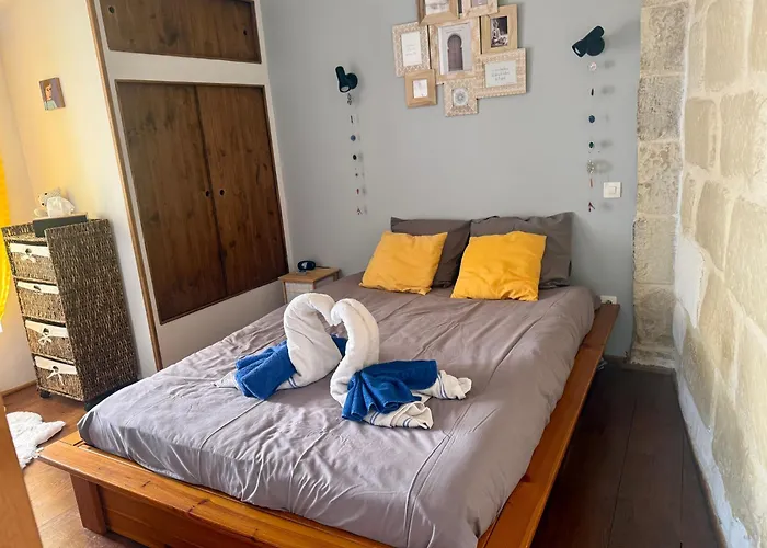 La Maison Aquarelle -climatisation-wifi -5 Pers Servian